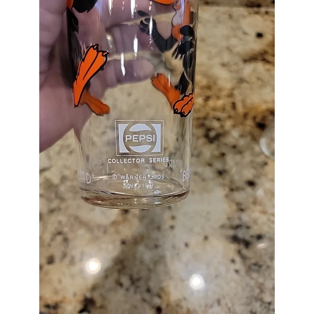Vintage 1973 Beaky Buzzard Glass Pepsi Collector Series Looney Tunes Warner Bros